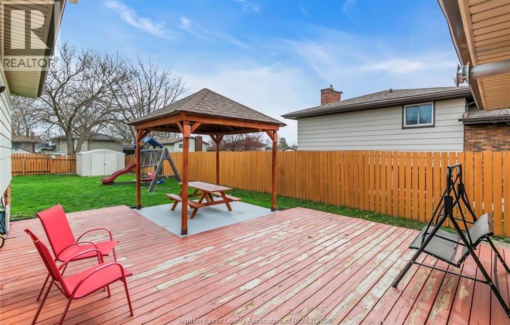 386 WOODRIDGE, Tecumseh, Ontario, N8N3A8 — Photo 30