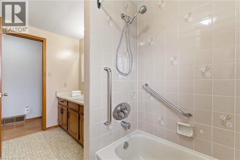 118 DEERBERRY Place, Waterloo, Ontario, N2V1G2 — Photo 28