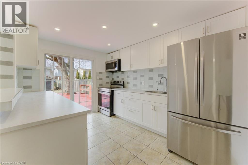 51 CAMROSE Court, Kitchener, Ontario, N2M5J4 — Photo 14