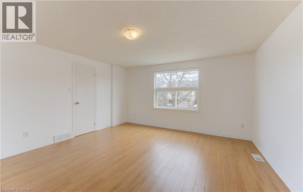 51 CAMROSE Court, Kitchener, Ontario, N2M5J4 — Photo 22