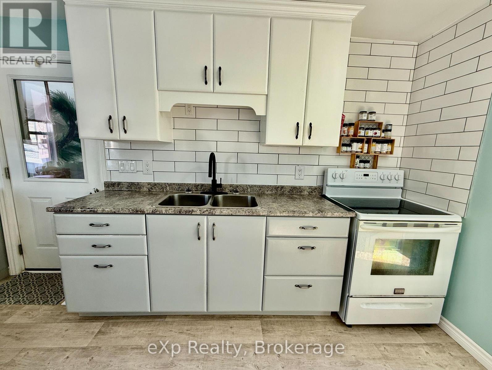 630 GIBSON STREET - 6