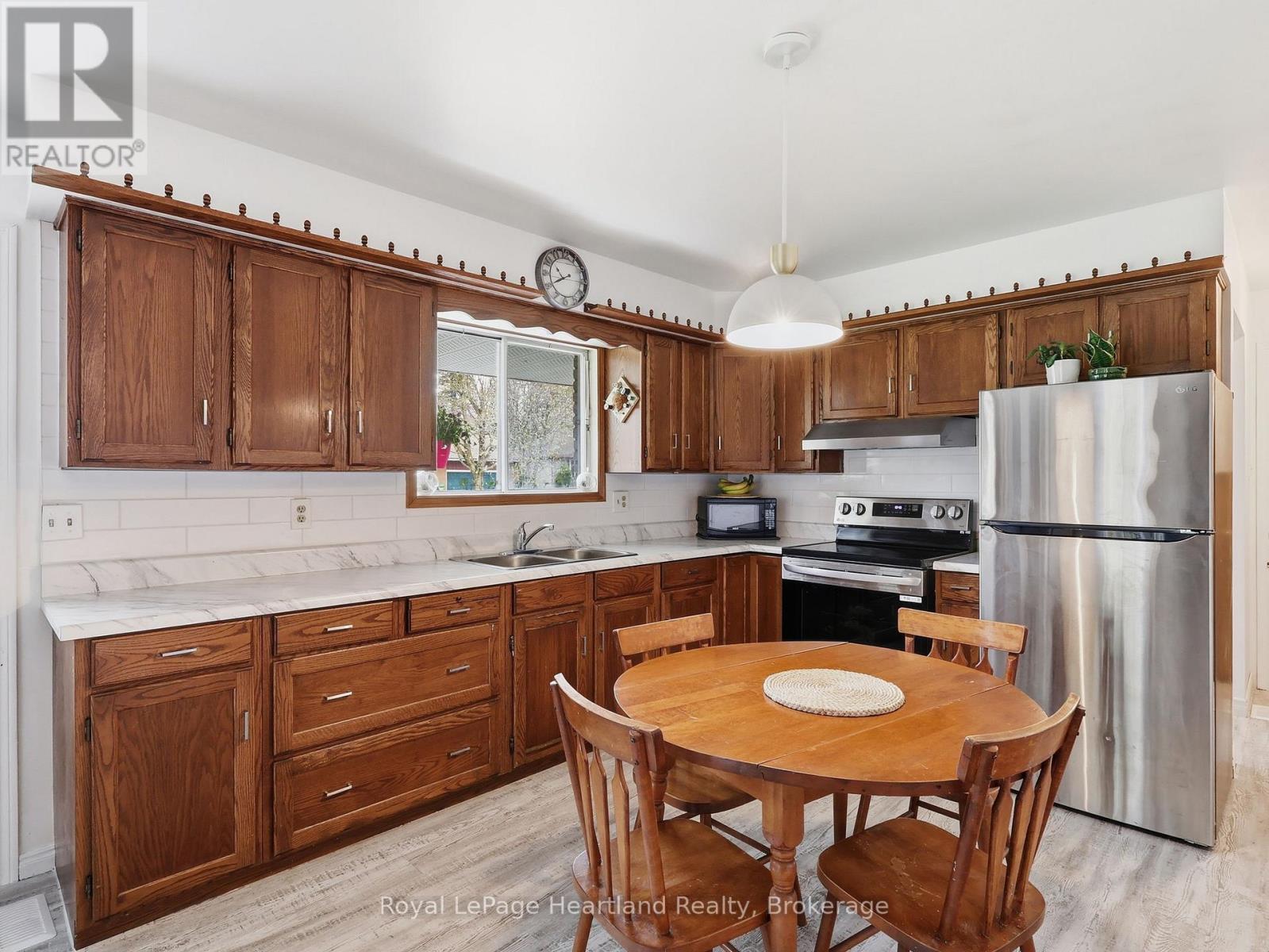 21 BROWN STREET S - 10