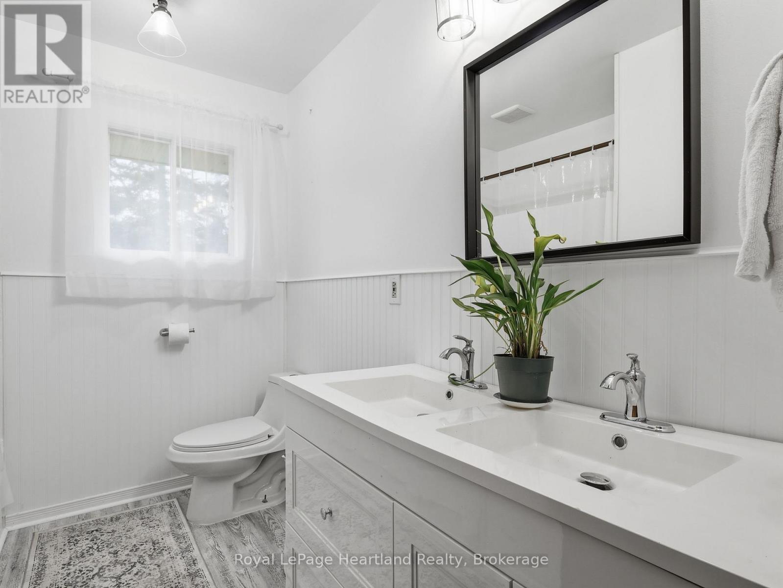 21 BROWN STREET S - 16