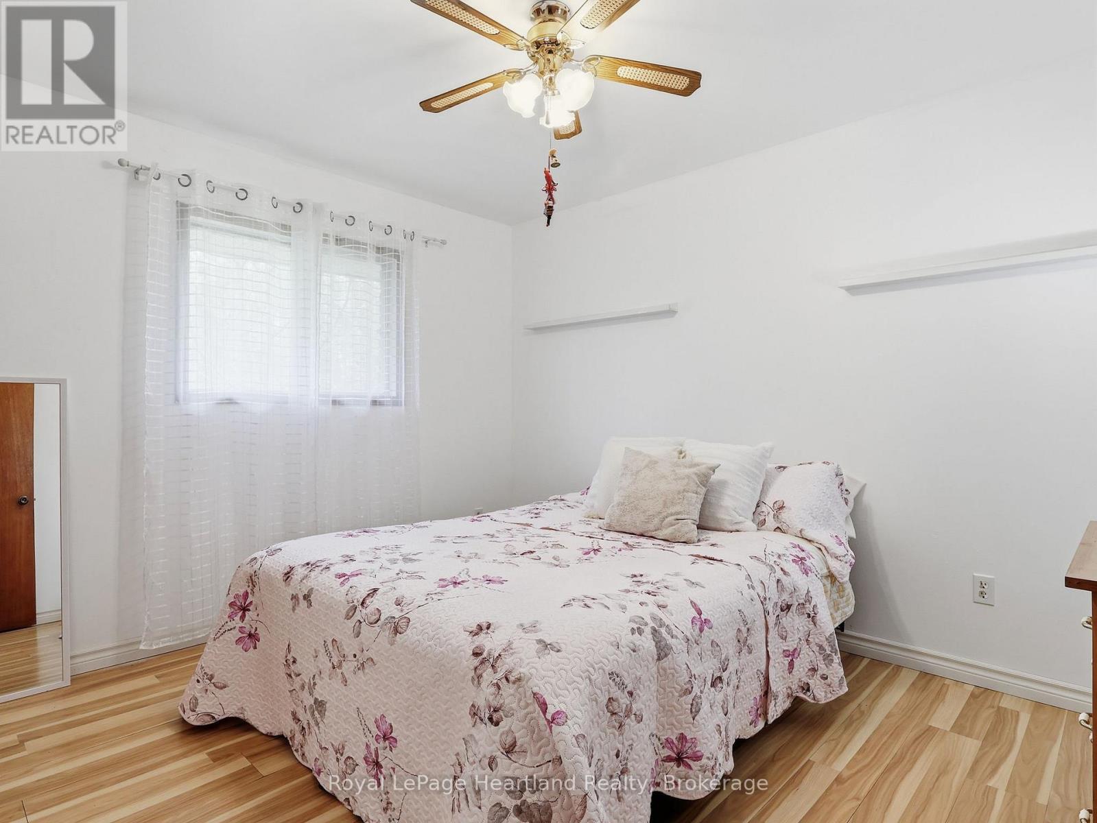 21 BROWN STREET S - 18