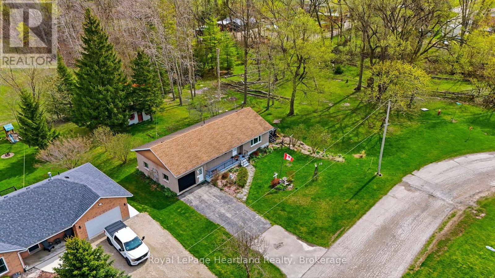 21 BROWN STREET S - 26