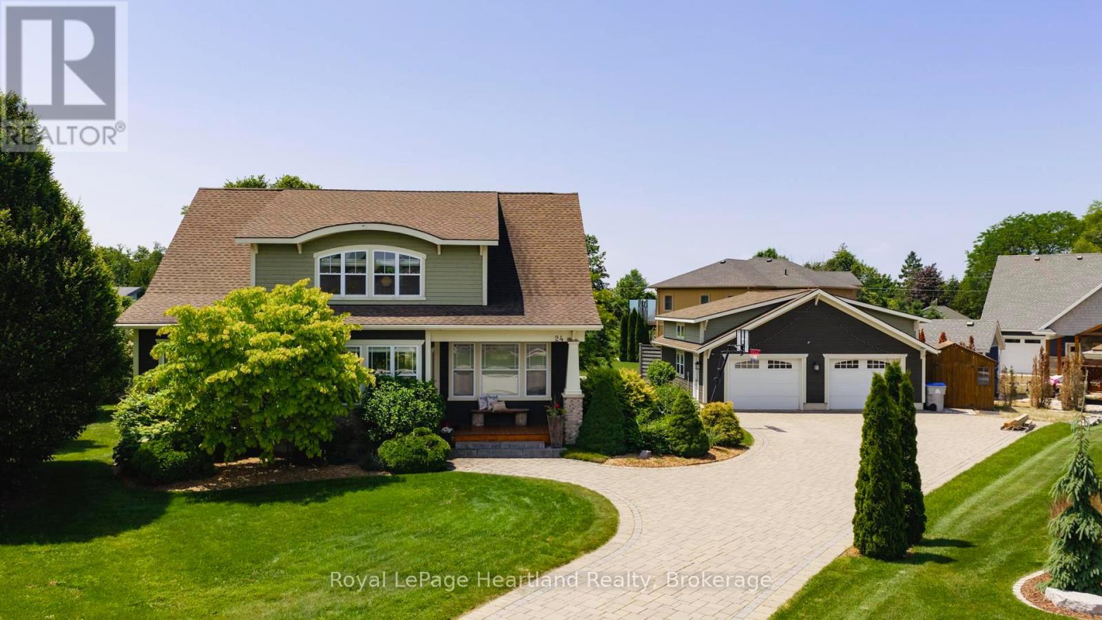 24 THIMBLEWEED DRIVE - 1