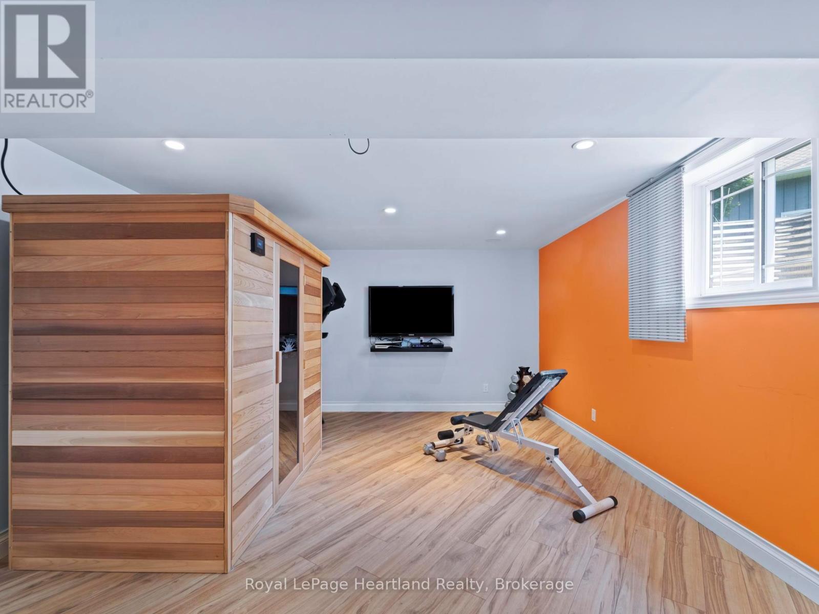24 THIMBLEWEED DRIVE - 33