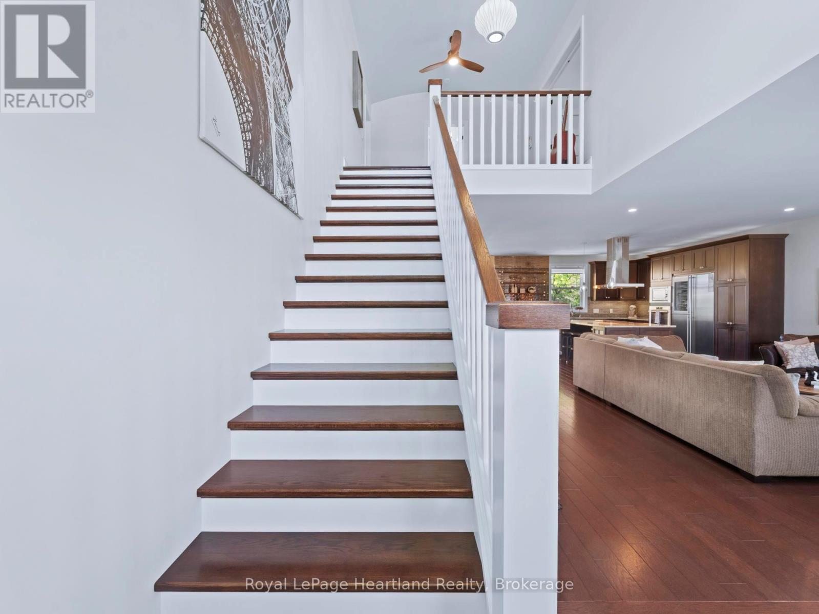 24 THIMBLEWEED DRIVE - 7