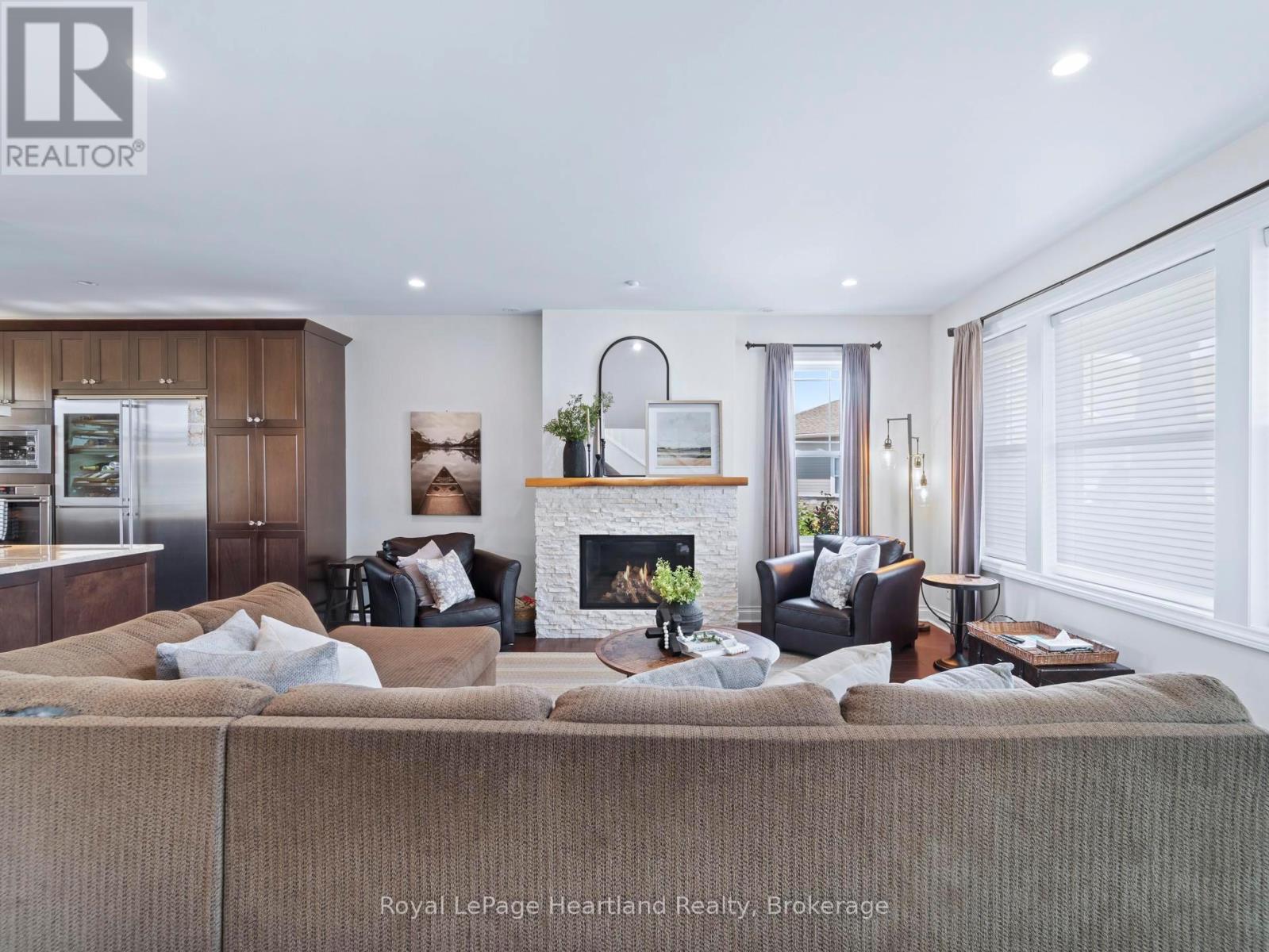 24 THIMBLEWEED DRIVE - 9