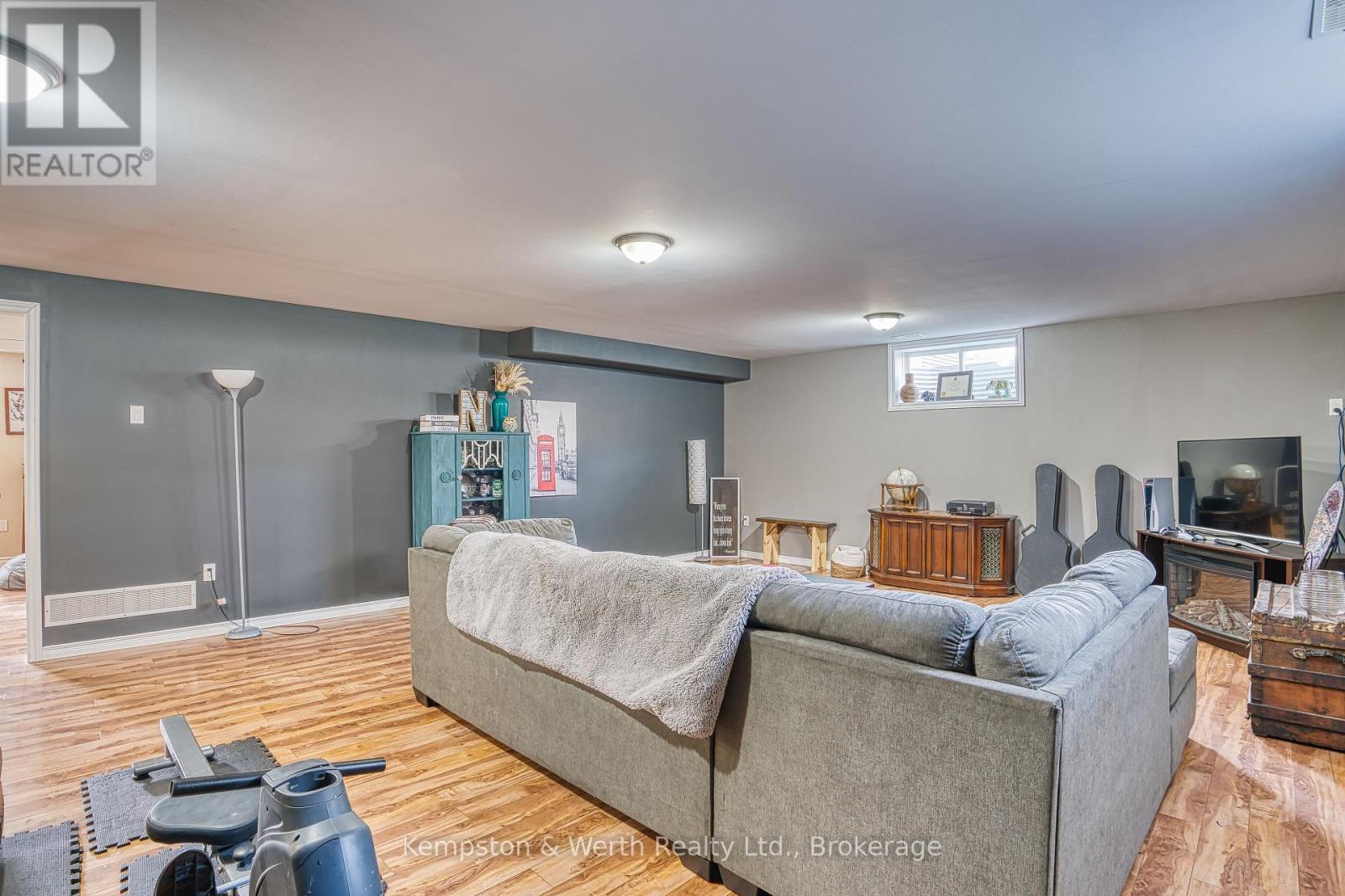 145 KROTZ STREET W - 26