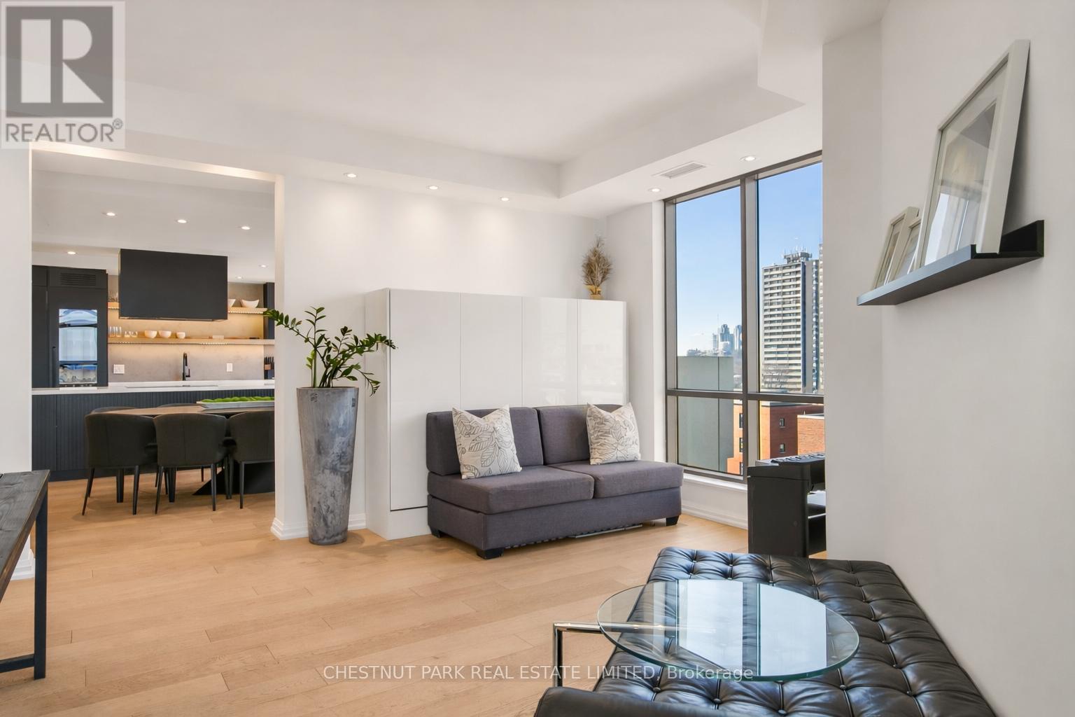 #PH 903 3 MCALPINE STREET - 27