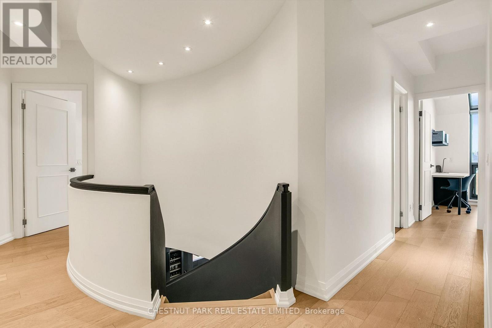 #PH 903 3 MCALPINE STREET - 31