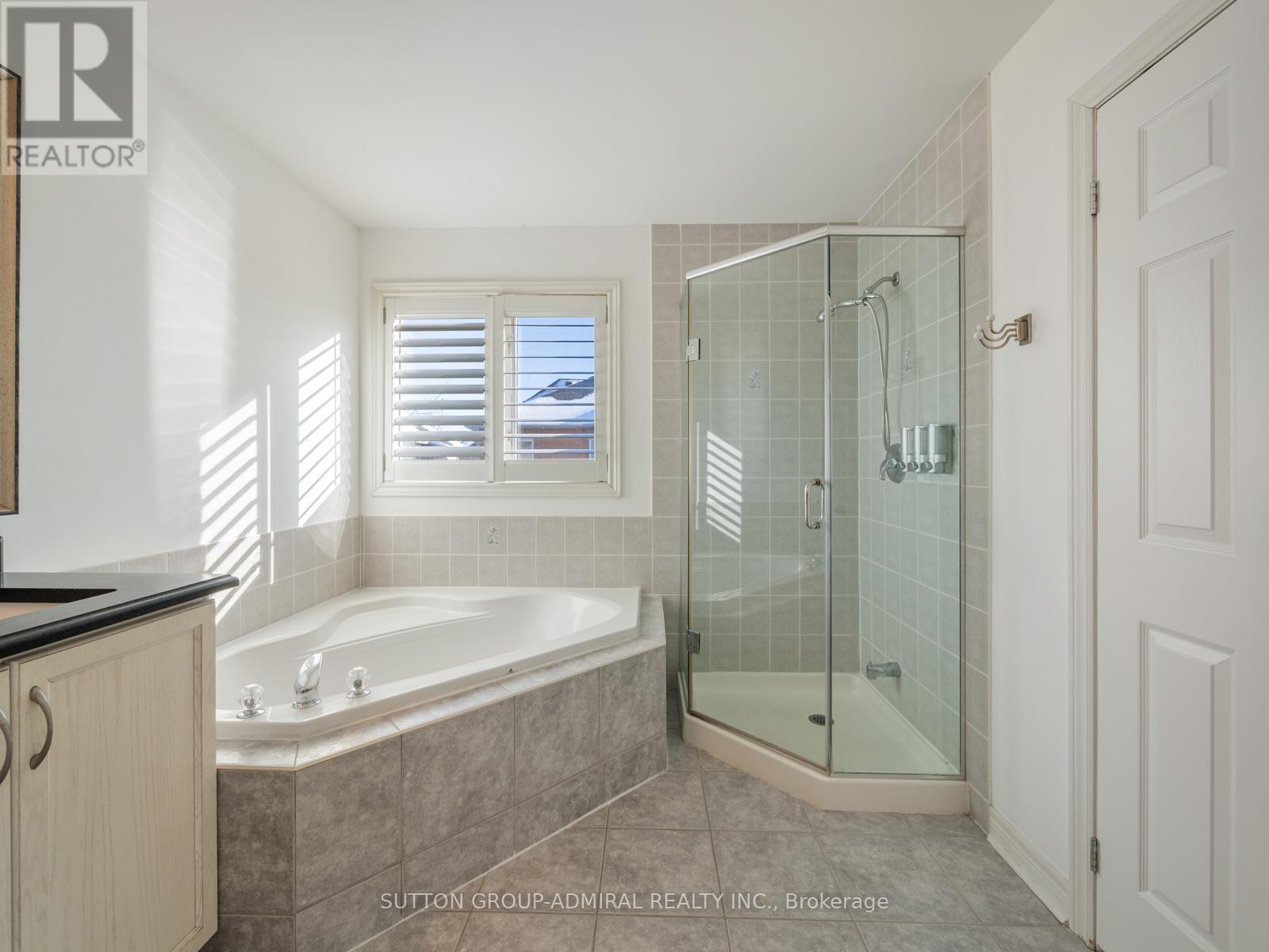 172 KINGSVIEW DRIVE - 19