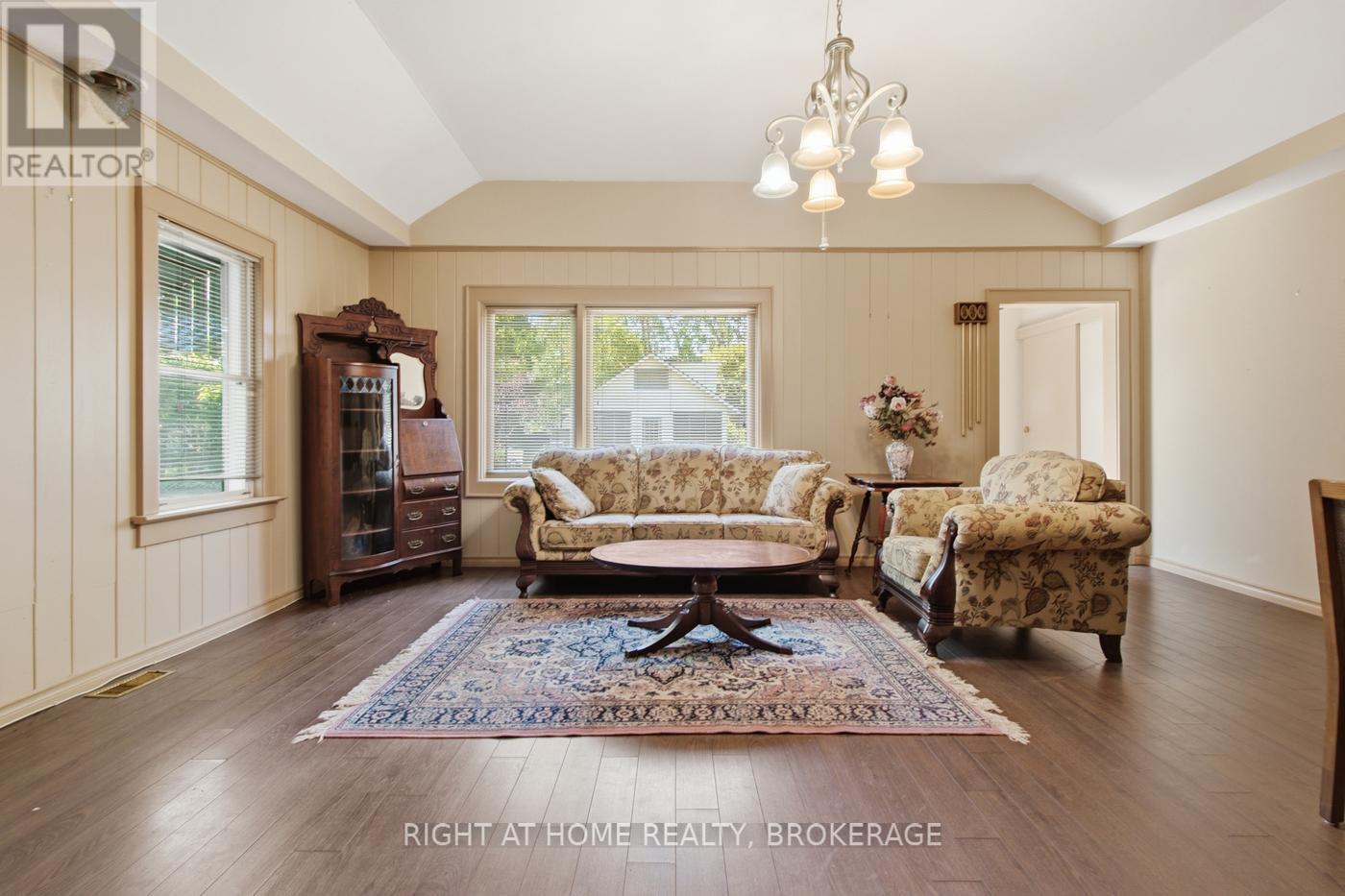 3906 ALEXANDRA ROAD - 31