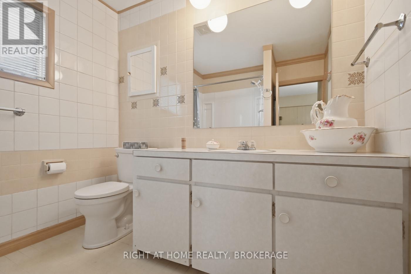 3906 ALEXANDRA ROAD - 29