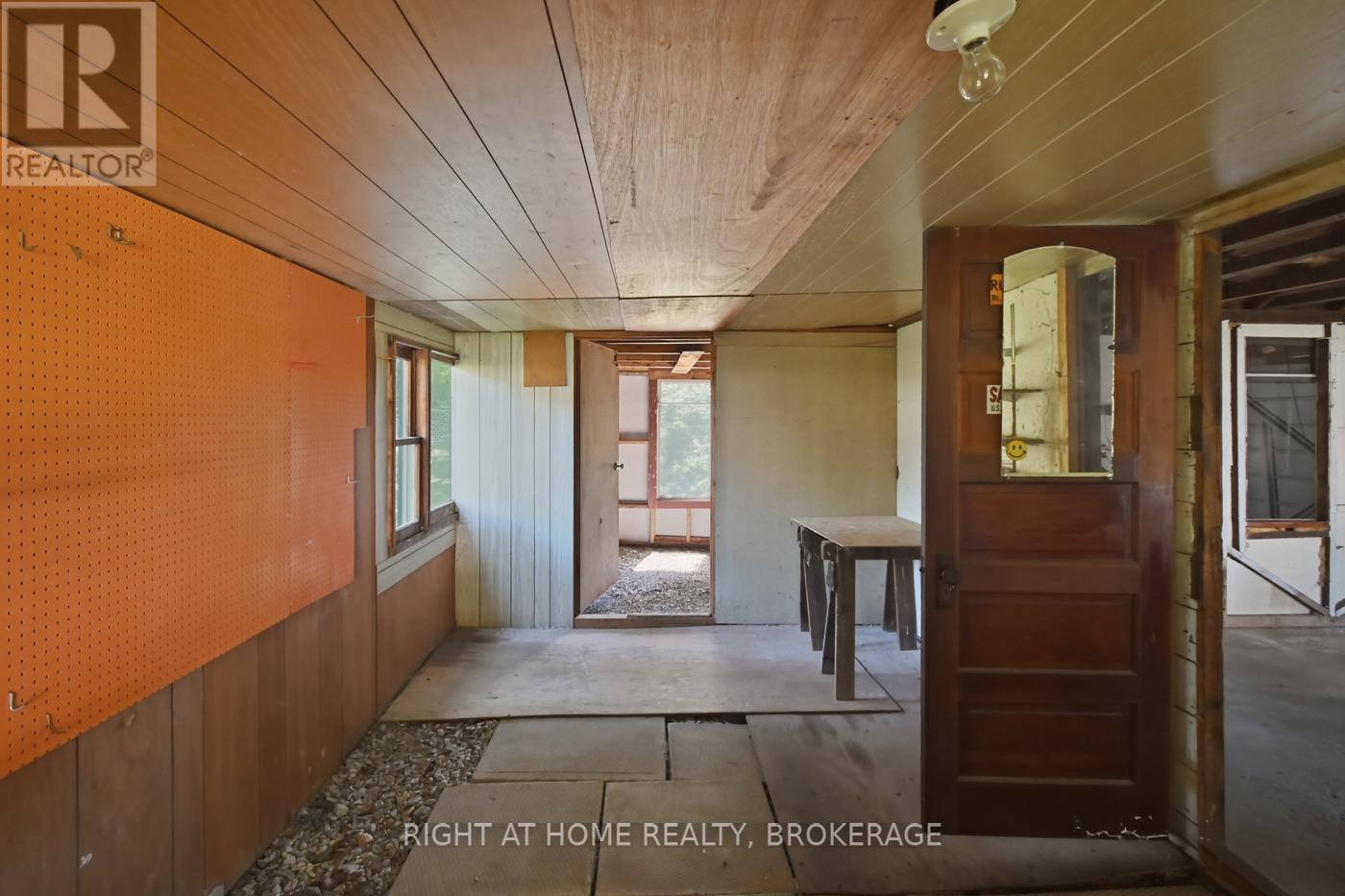 3906 ALEXANDRA ROAD - 34