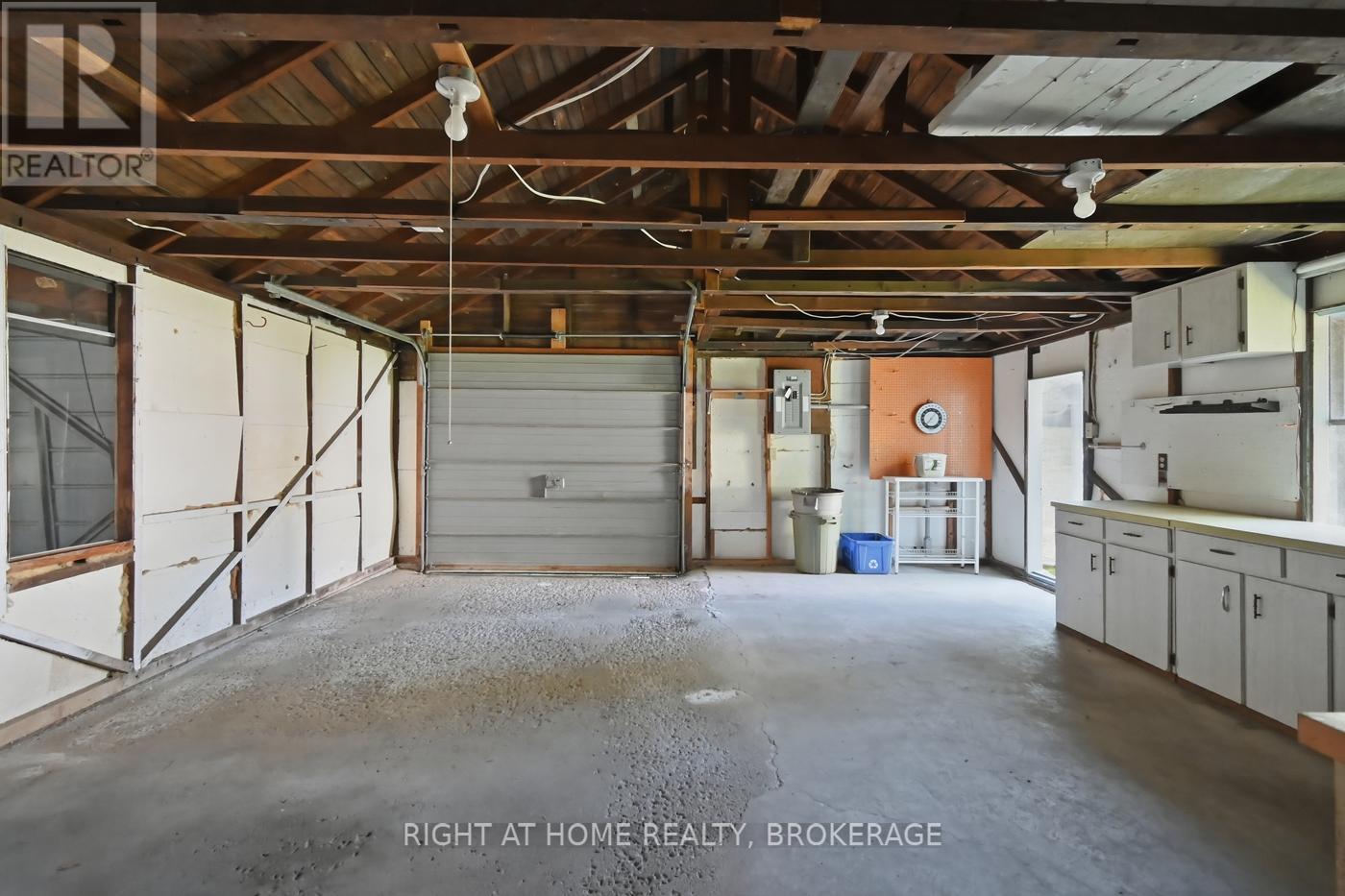 3906 ALEXANDRA ROAD - 37