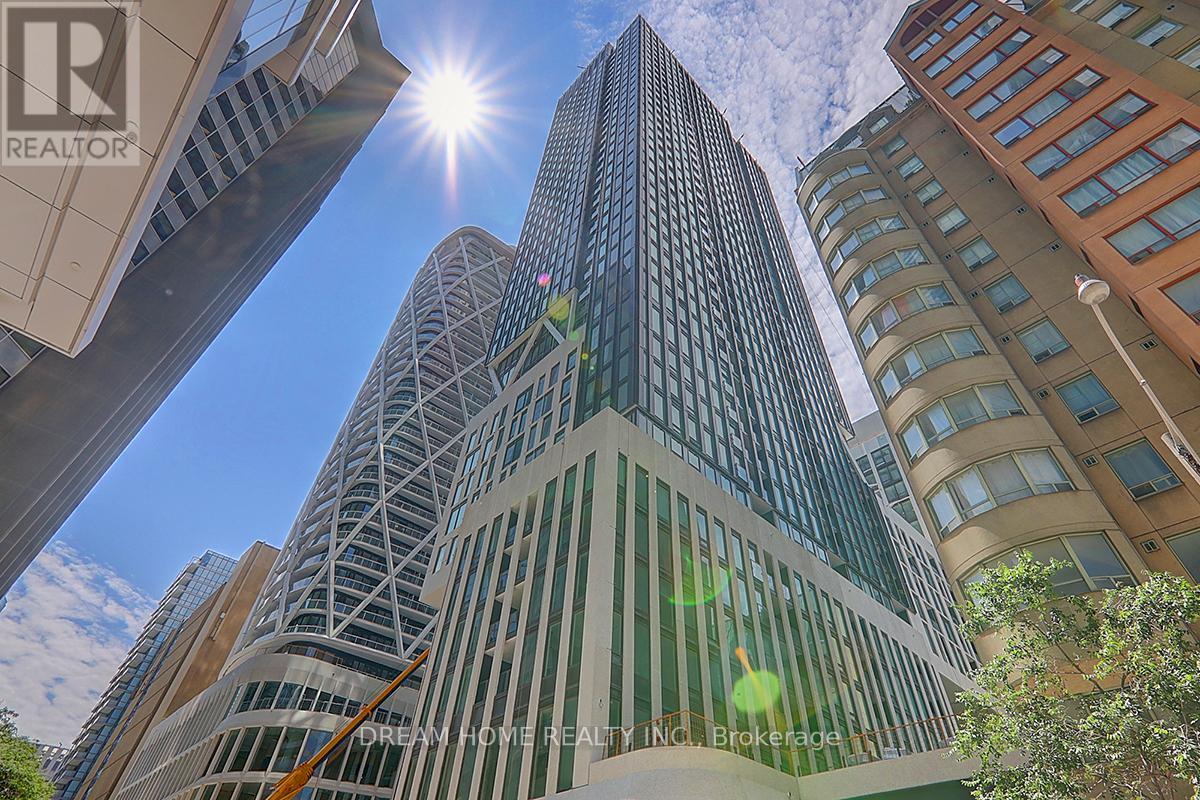 #1608 238 SIMCOE STREET - 40