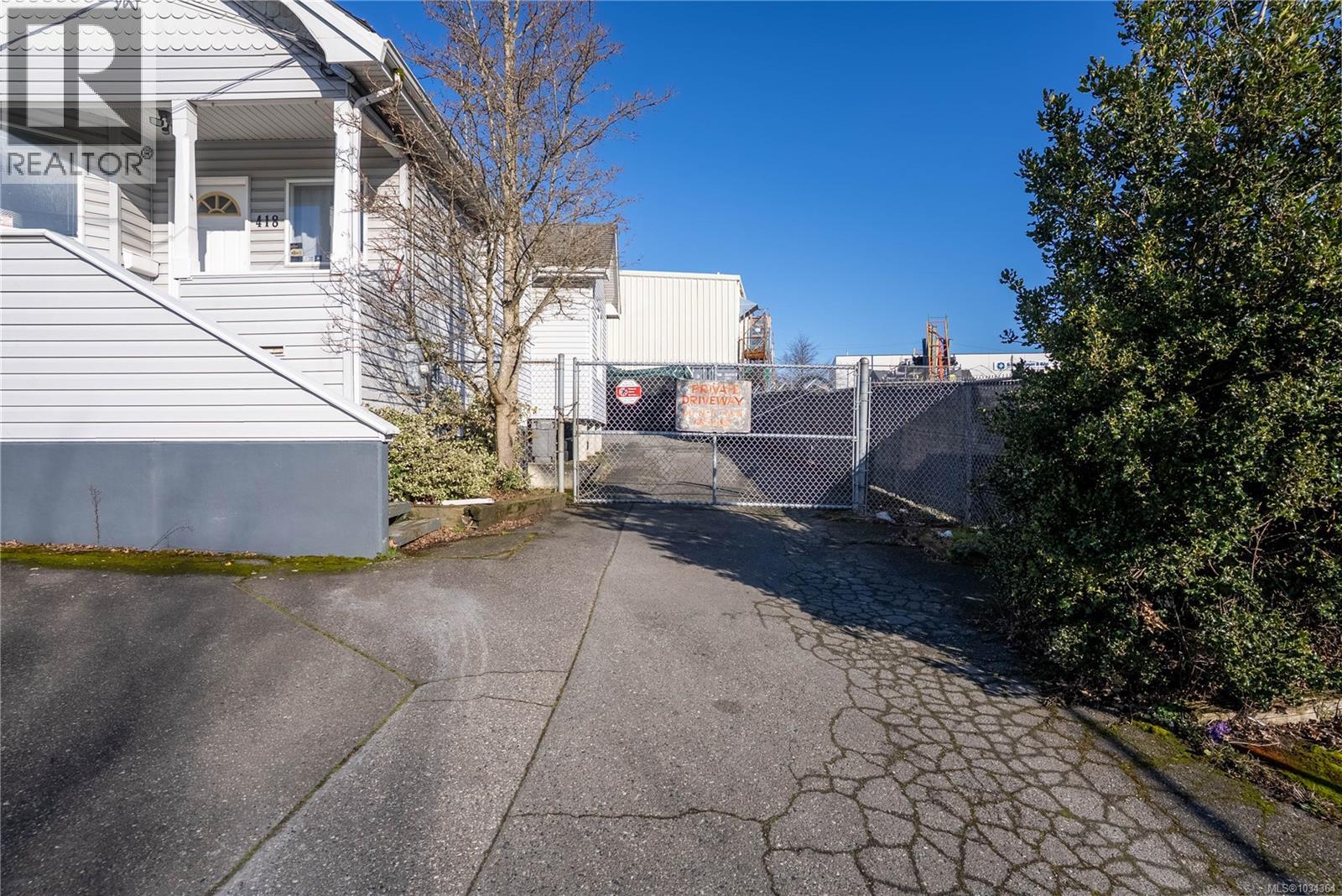  418 Alpha Terrace, Victoria