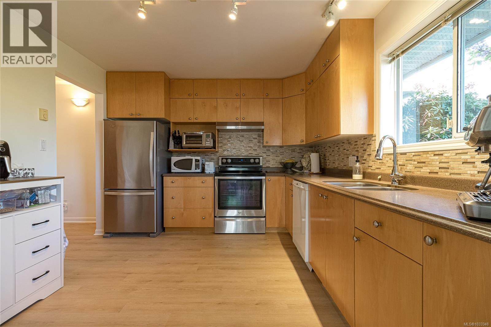 1804 Newton St - 12