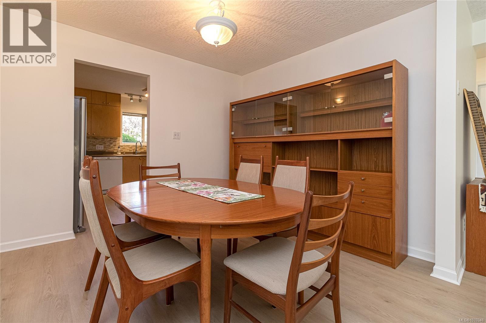1804 Newton St - 8