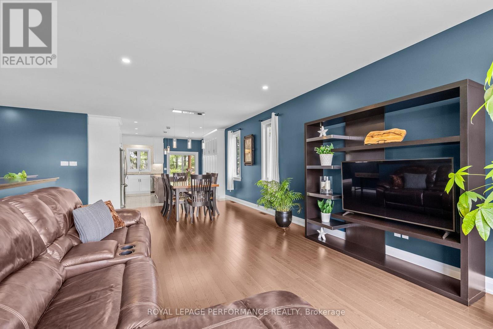27 RICHER STREET - 8