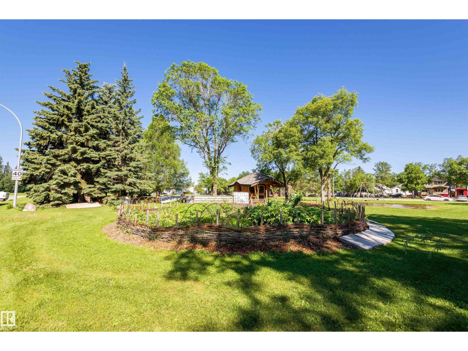 9760 64 AV NW, Edmonton