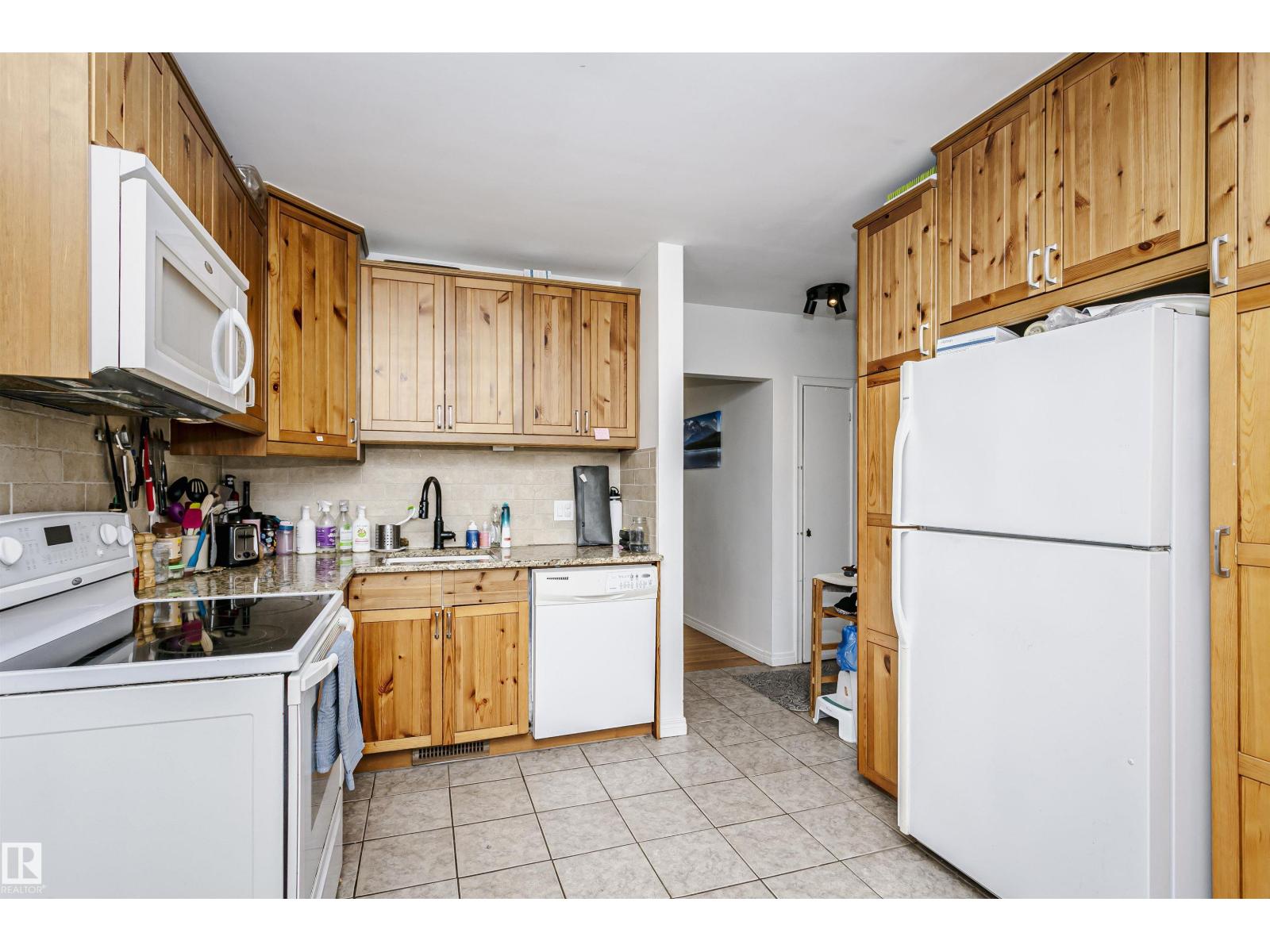 9760 64 AV NW, Edmonton