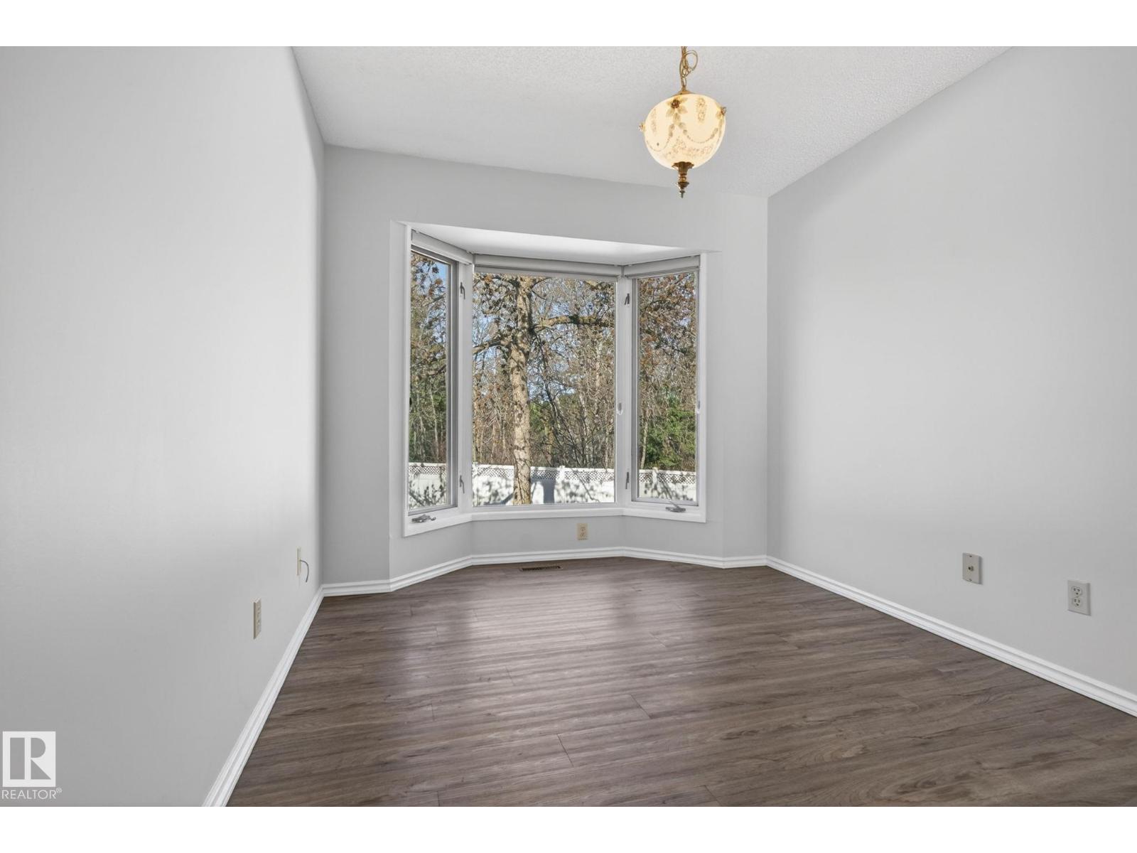 #46 903 109 ST NW - 14