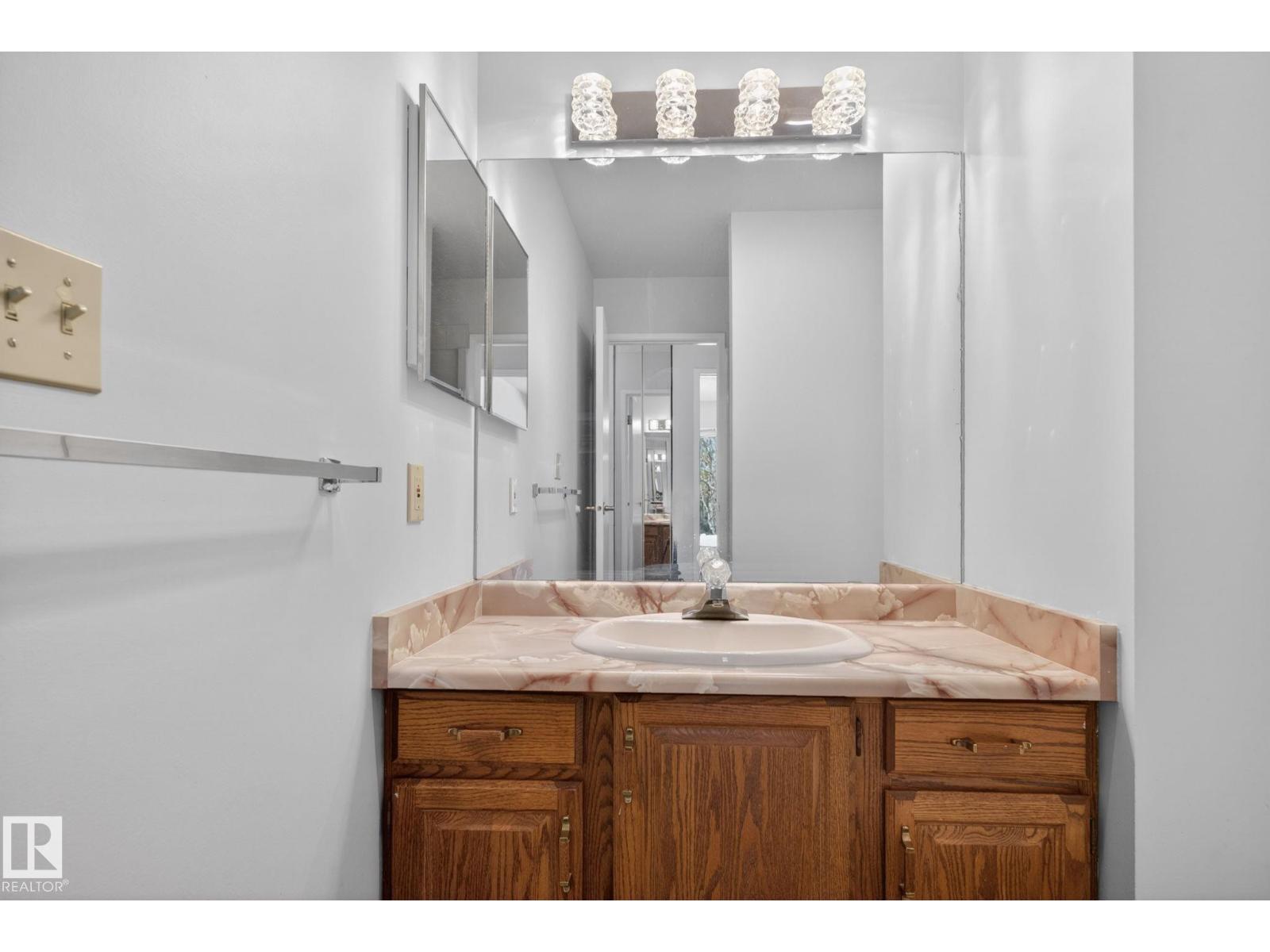 #46 903 109 ST NW - 23