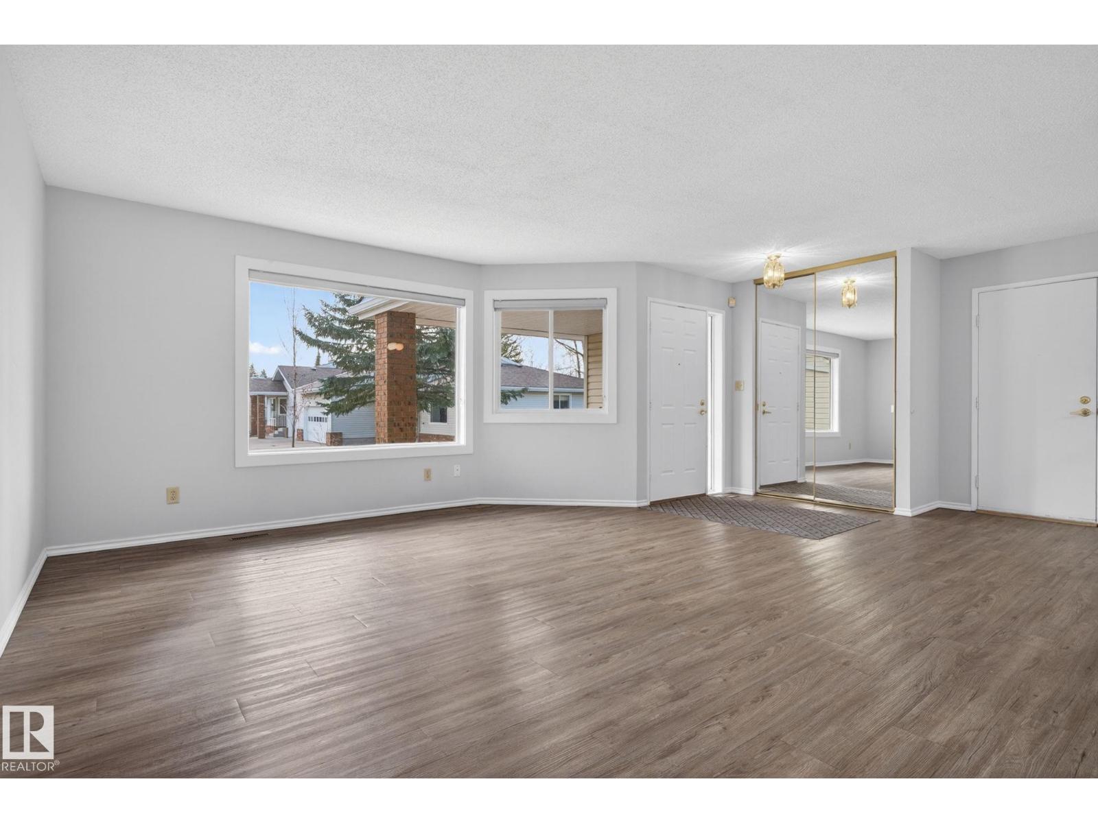 #46 903 109 ST NW - 5