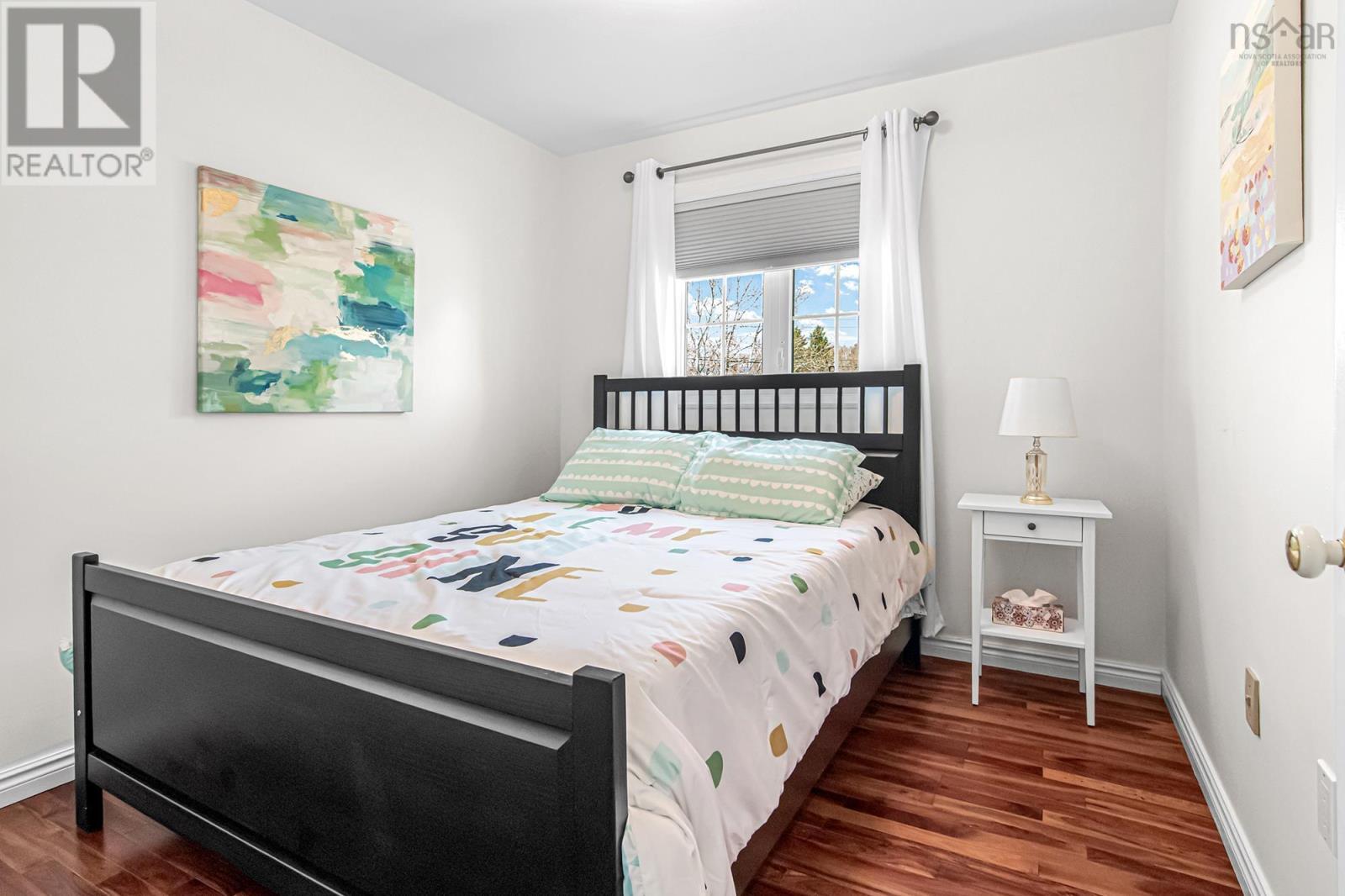 Property 23 of 34 of 201 Douglas Crescent