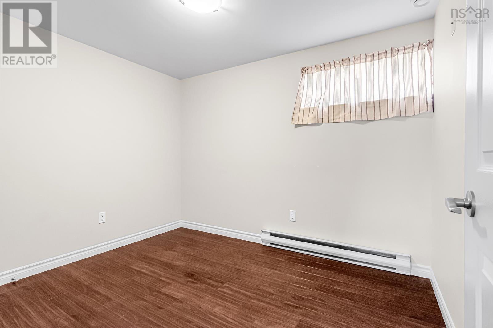 Property 27 of 34 of 201 Douglas Crescent