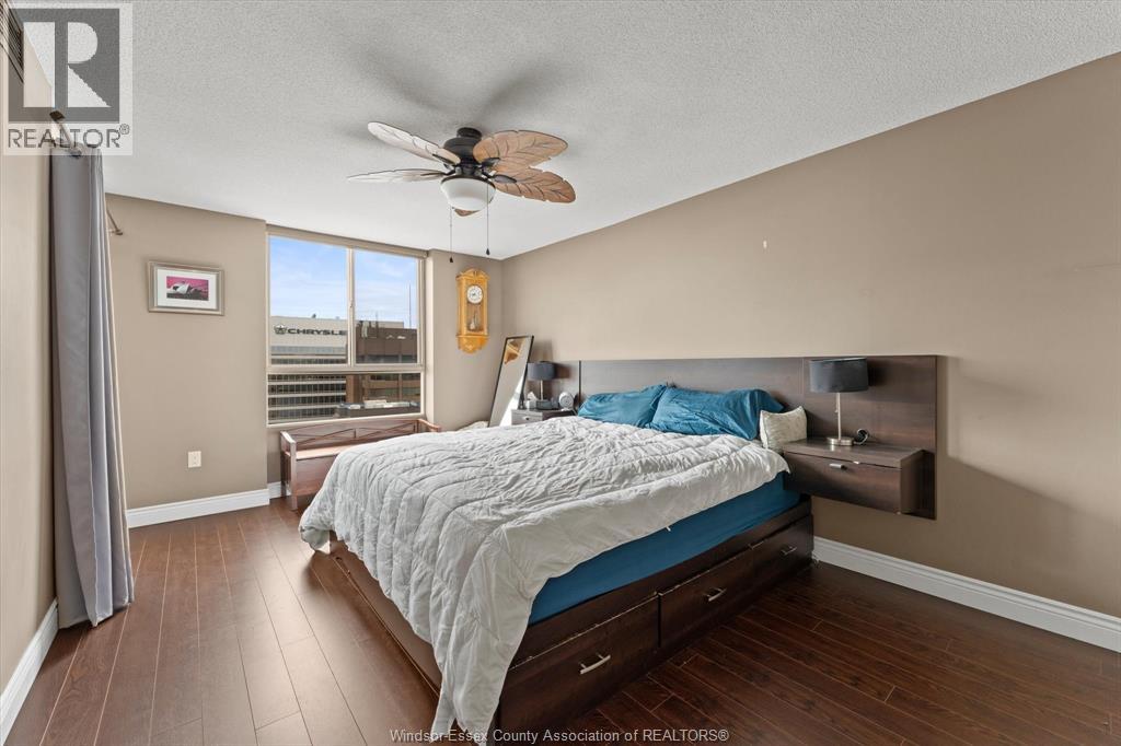 #1910 75 RIVERSIDE DRIVE East - 16