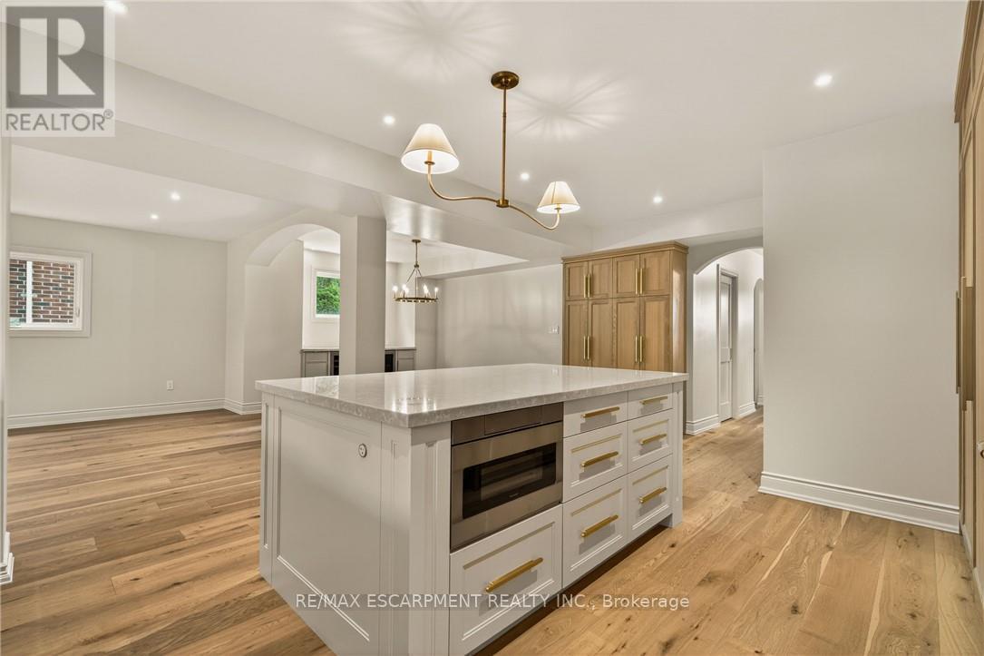 393 HESS STREET S - 15