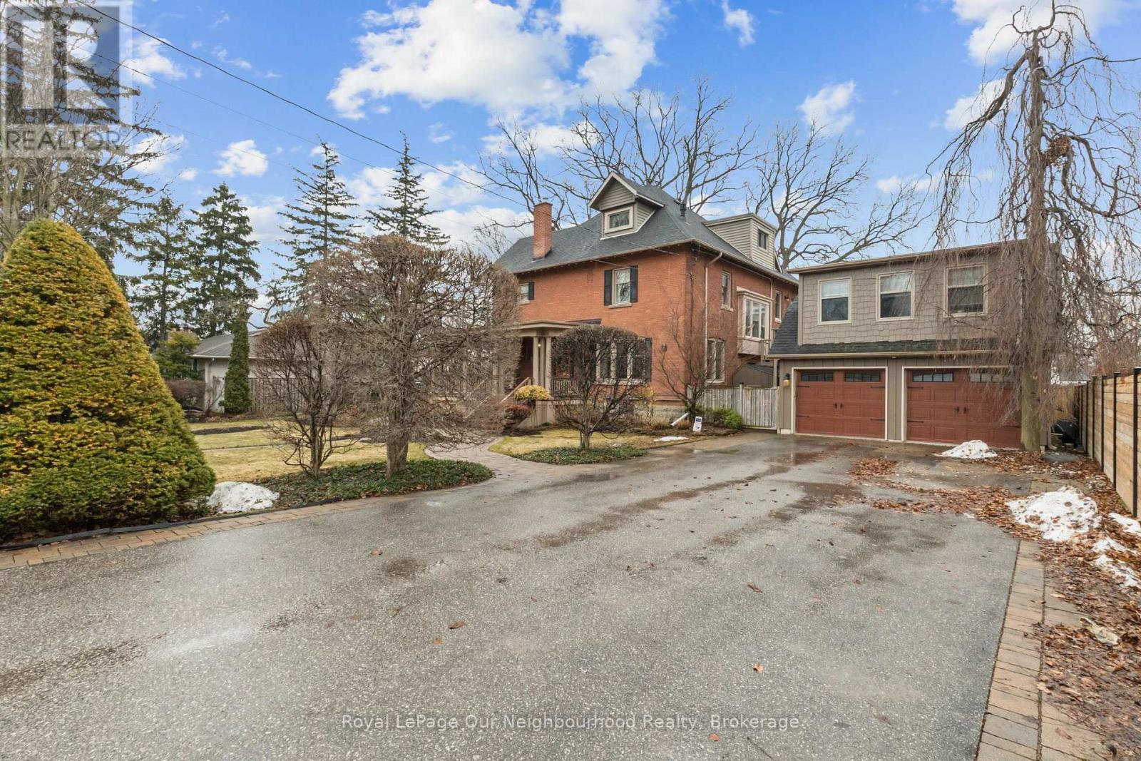 305 TRENT STREET W - 2