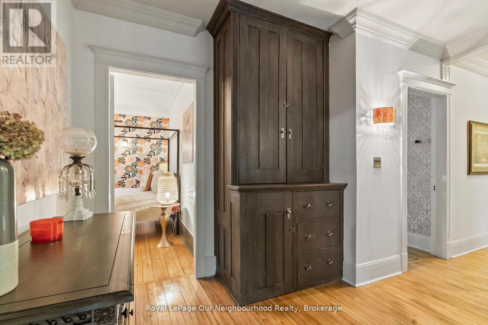 305 TRENT STREET W - 28