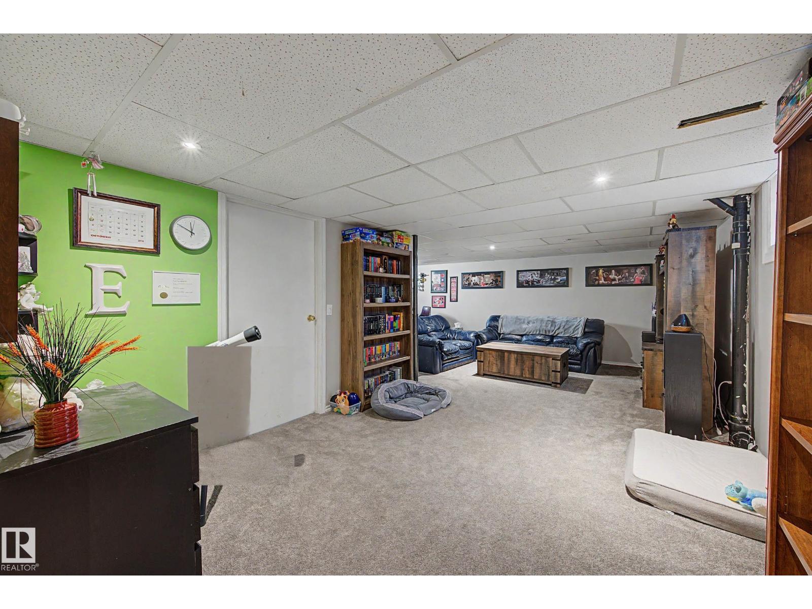 110 LUNNON DR - 22