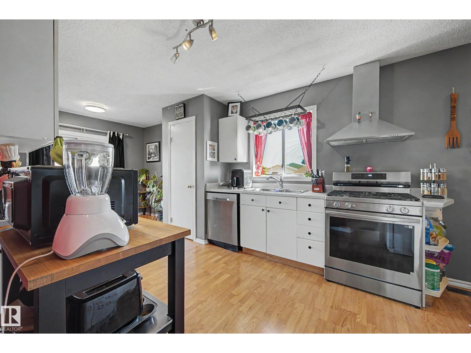 110 LUNNON DR - 21