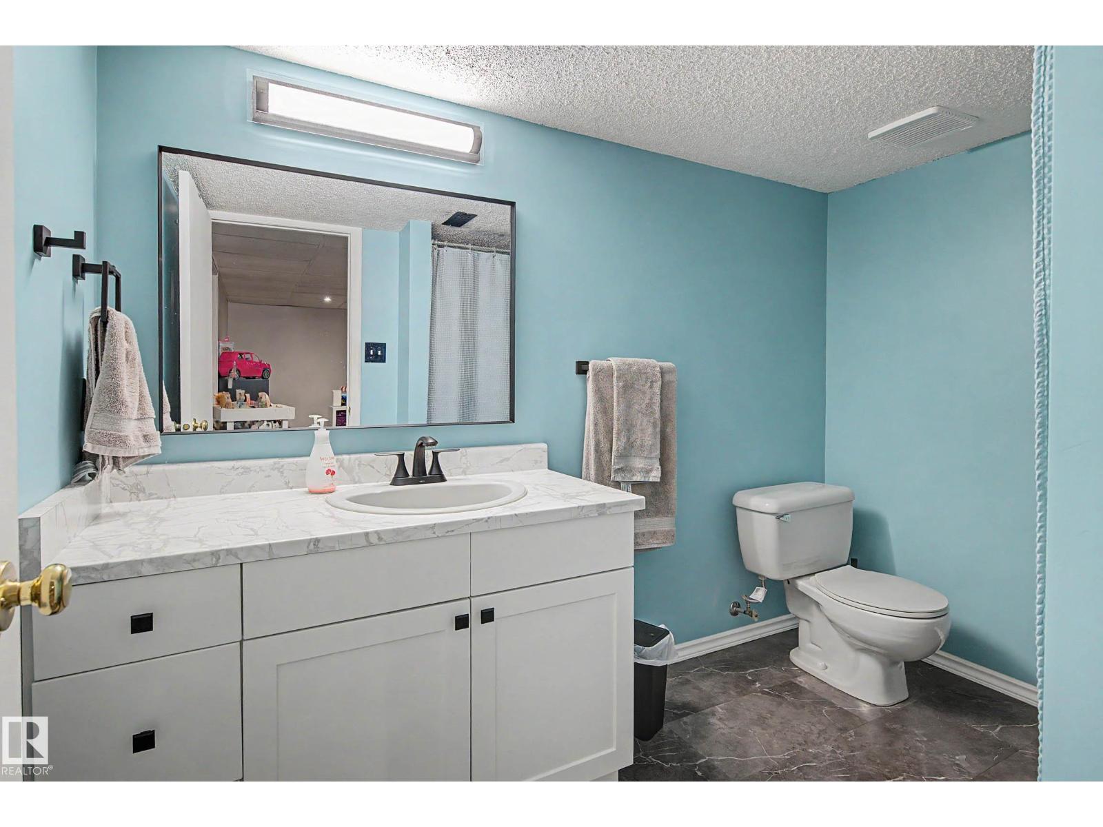 110 LUNNON DR - 32