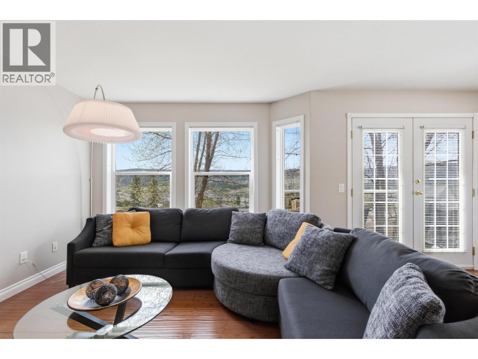 #5 350 PEARKES DRIVE - 11