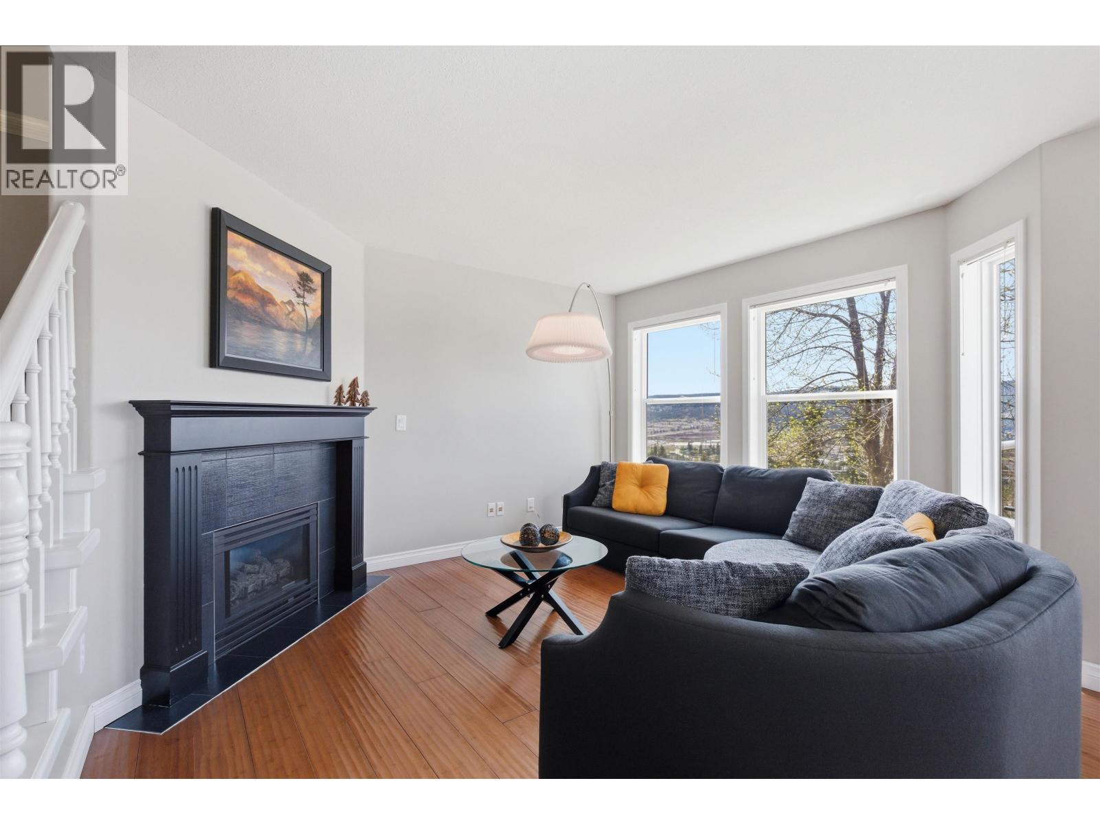 #5 350 PEARKES DRIVE - 10