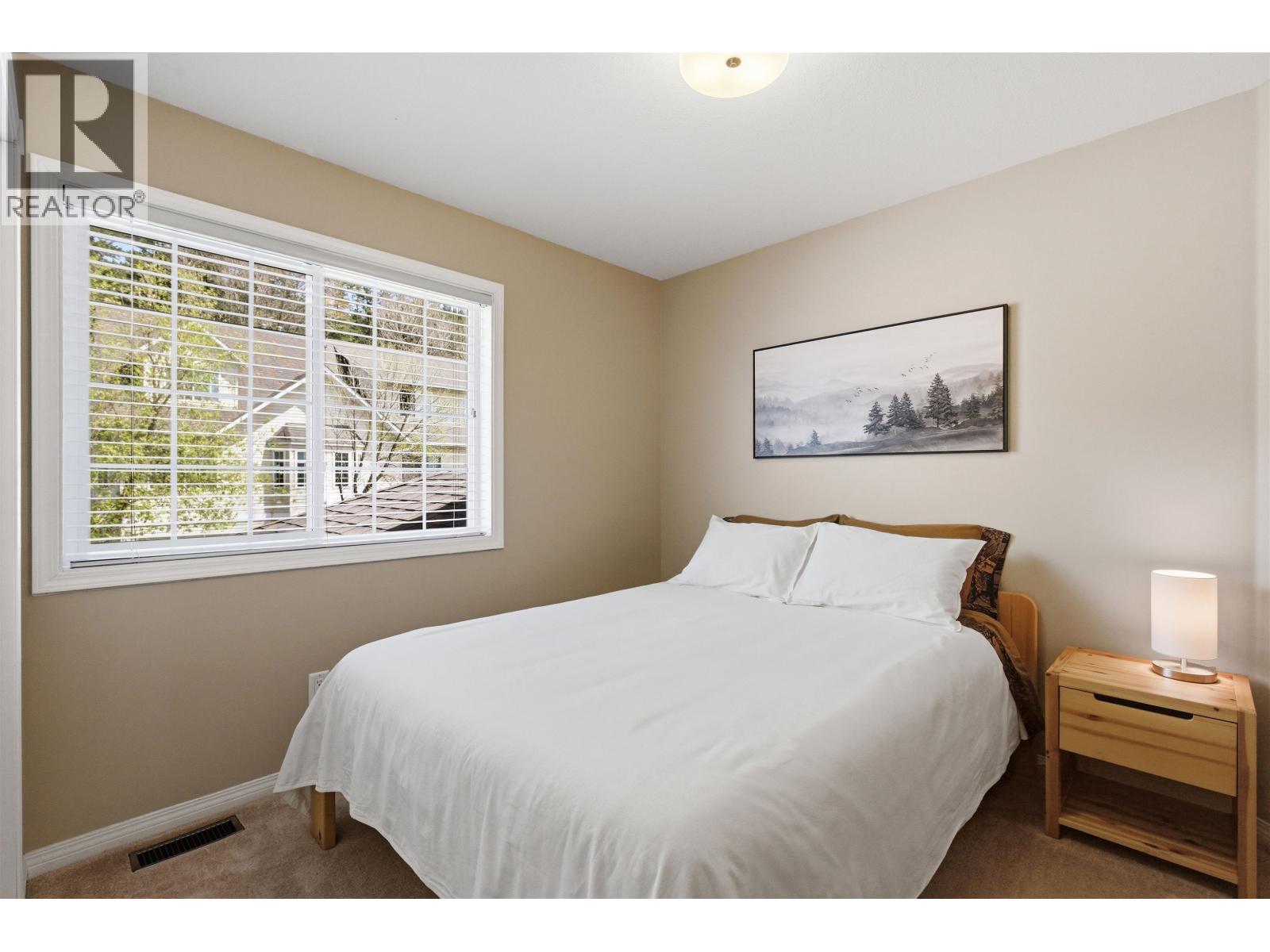 #5 350 PEARKES DRIVE - 18