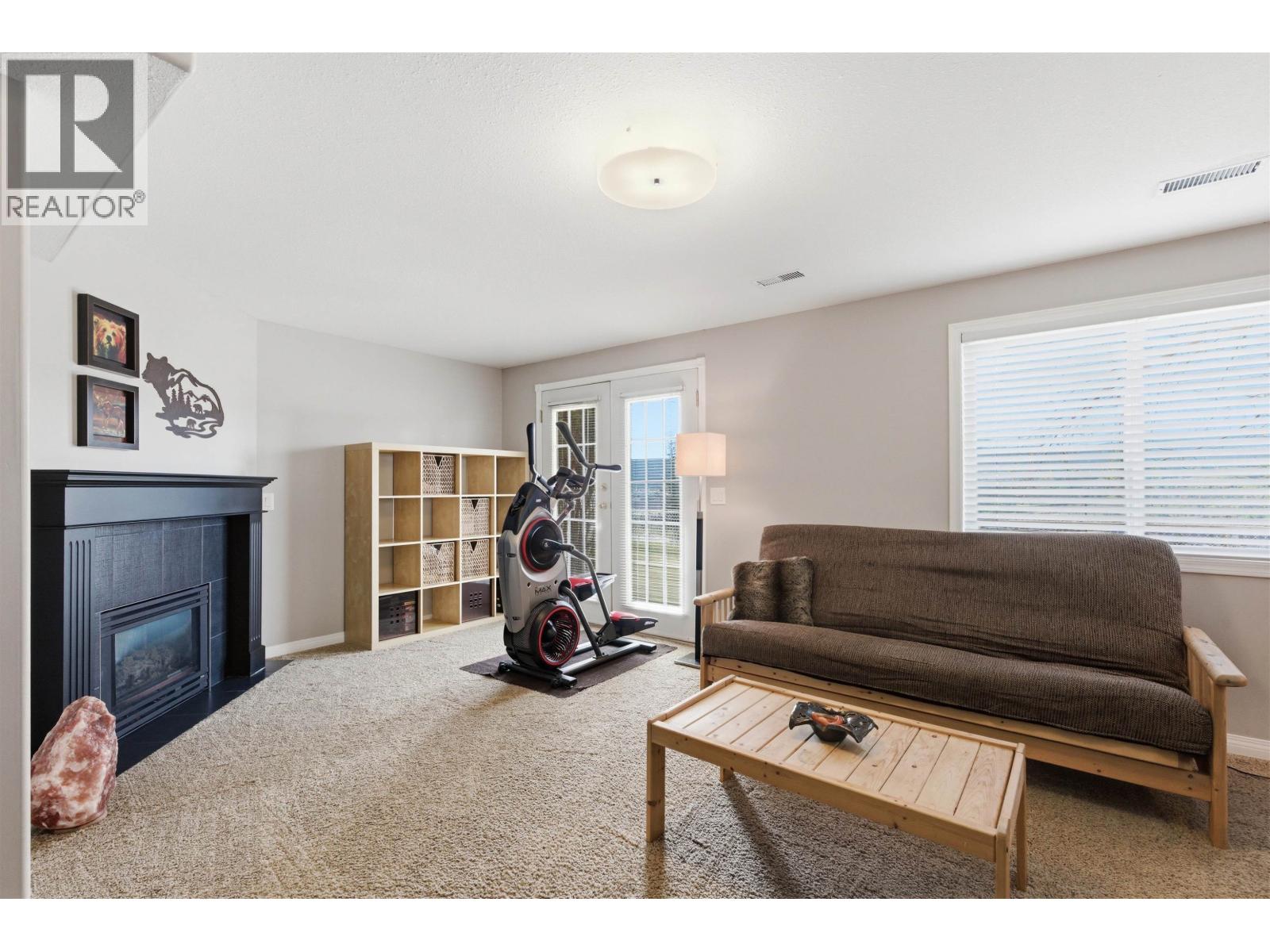 #5 350 PEARKES DRIVE - 21