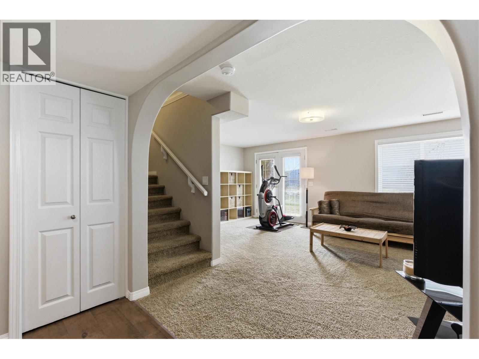 #5 350 PEARKES DRIVE - 24