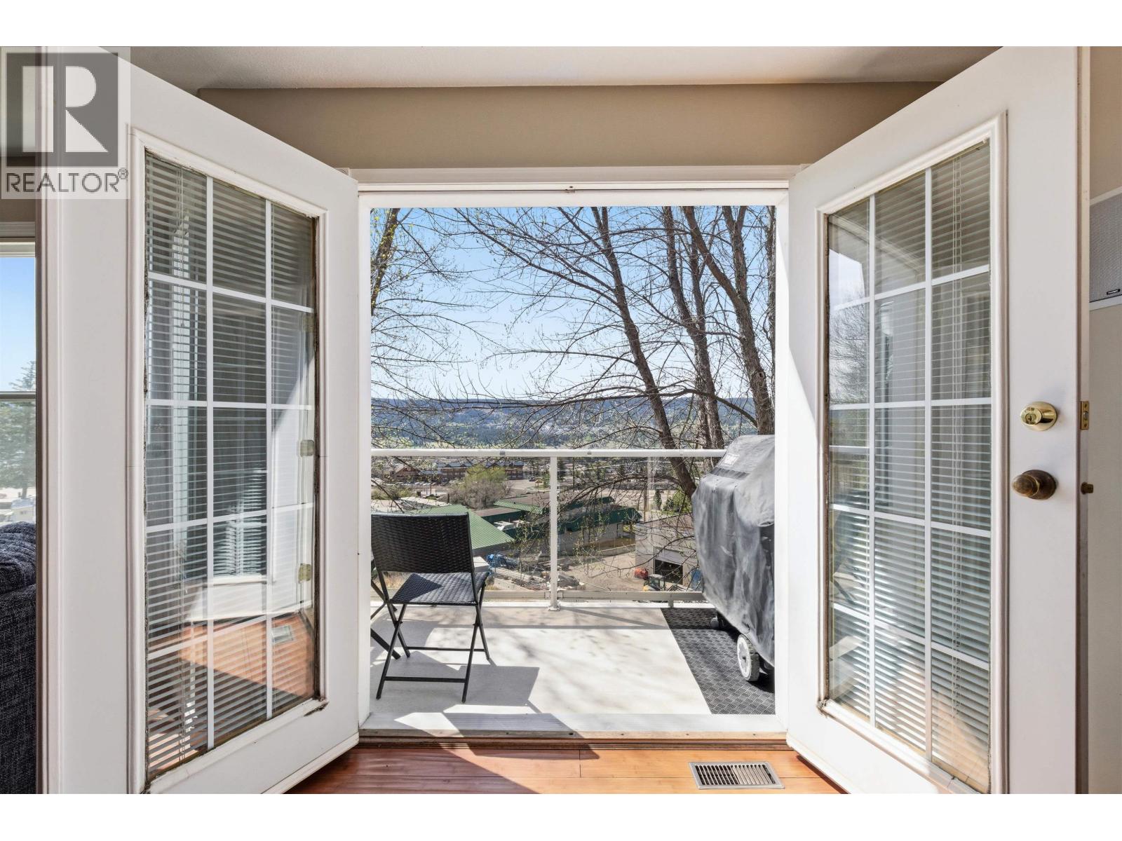 #5 350 PEARKES DRIVE - 13