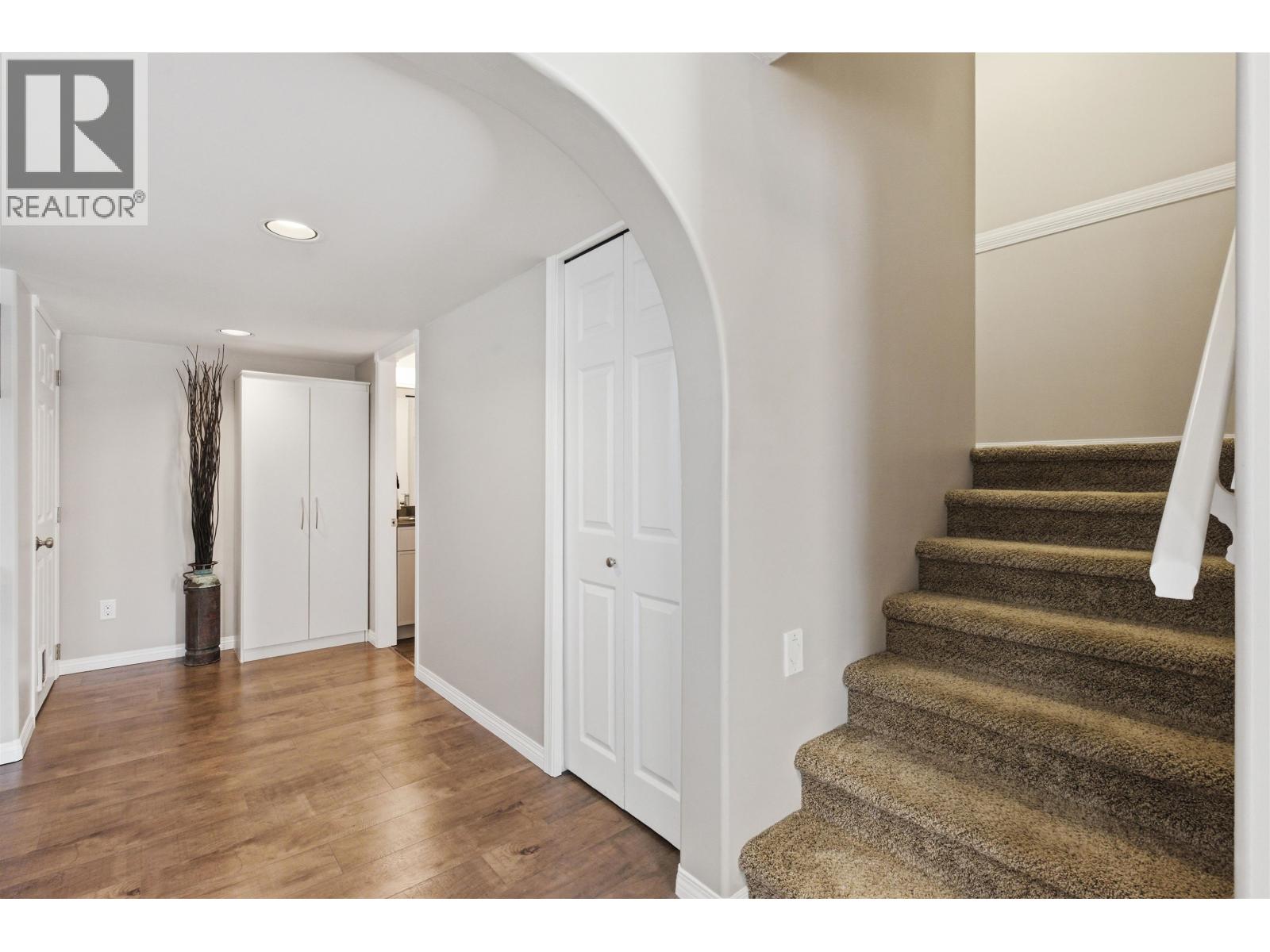 #5 350 PEARKES DRIVE - 23