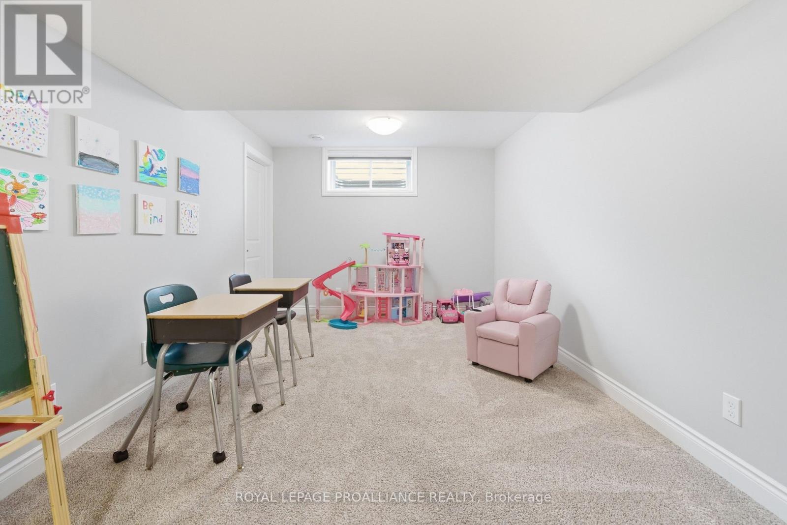 21 LEHTINEN CRESCENT - 28