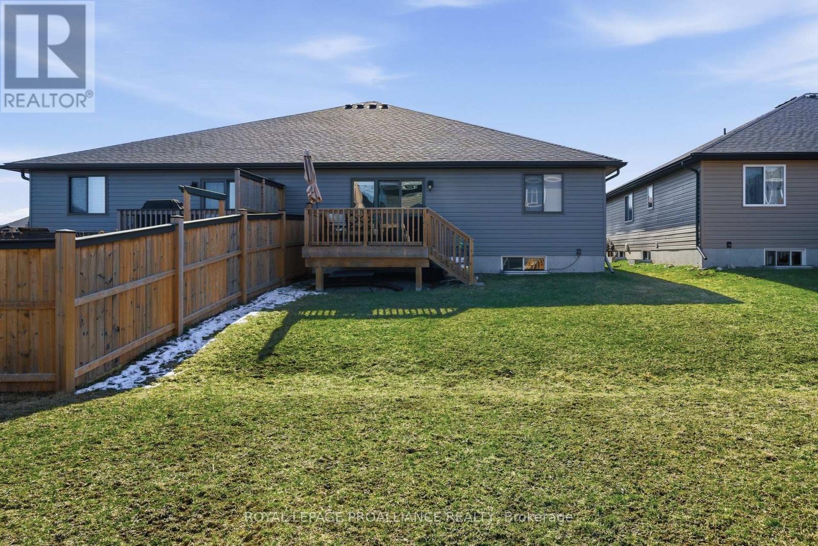 21 LEHTINEN CRESCENT - 40