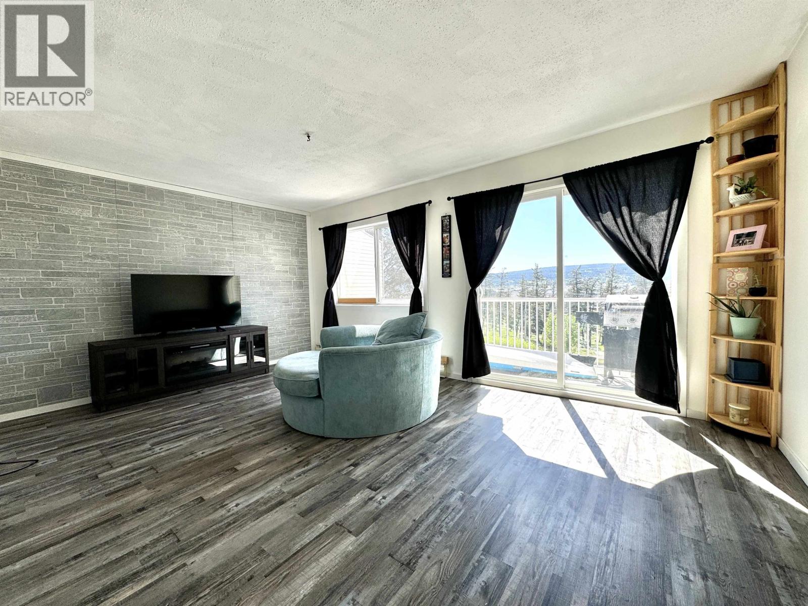 #73 605 CARSON DRIVE - 5